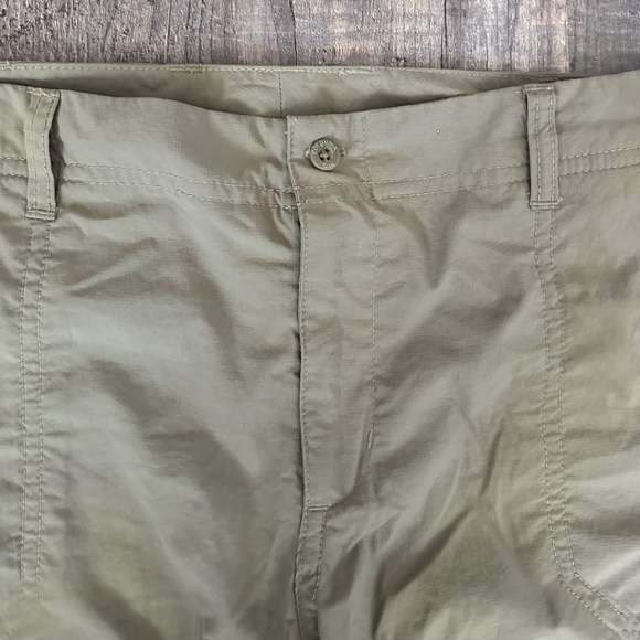 Women’s Columbia Capri Cargo Pants - Picture 3 of 6